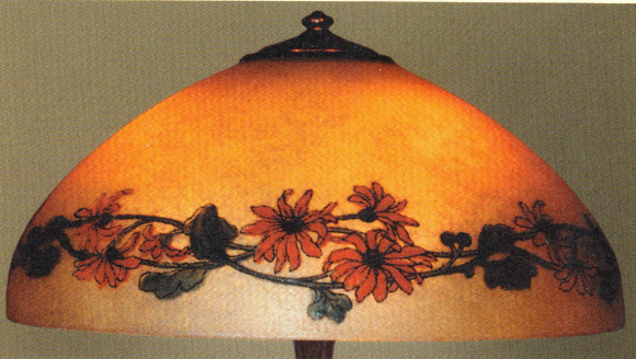 Handel Lamp with Daisies