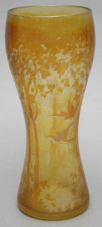 4256 – Handel Vase with Flying Birds